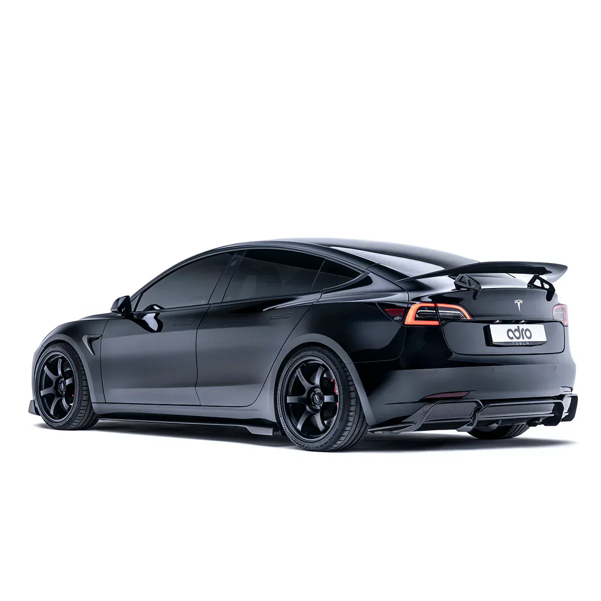 TESLA MODEL 3 CARBON FIBER SIDE SKIRTS V2 - Image 4