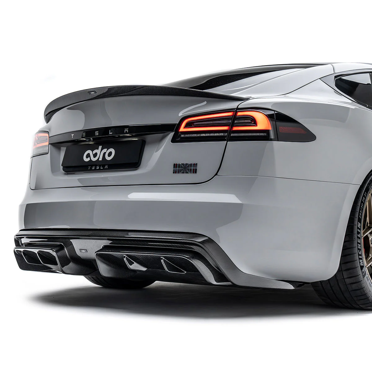 TESLA MODEL S PLAID PREPREG SPOILER - Image 2